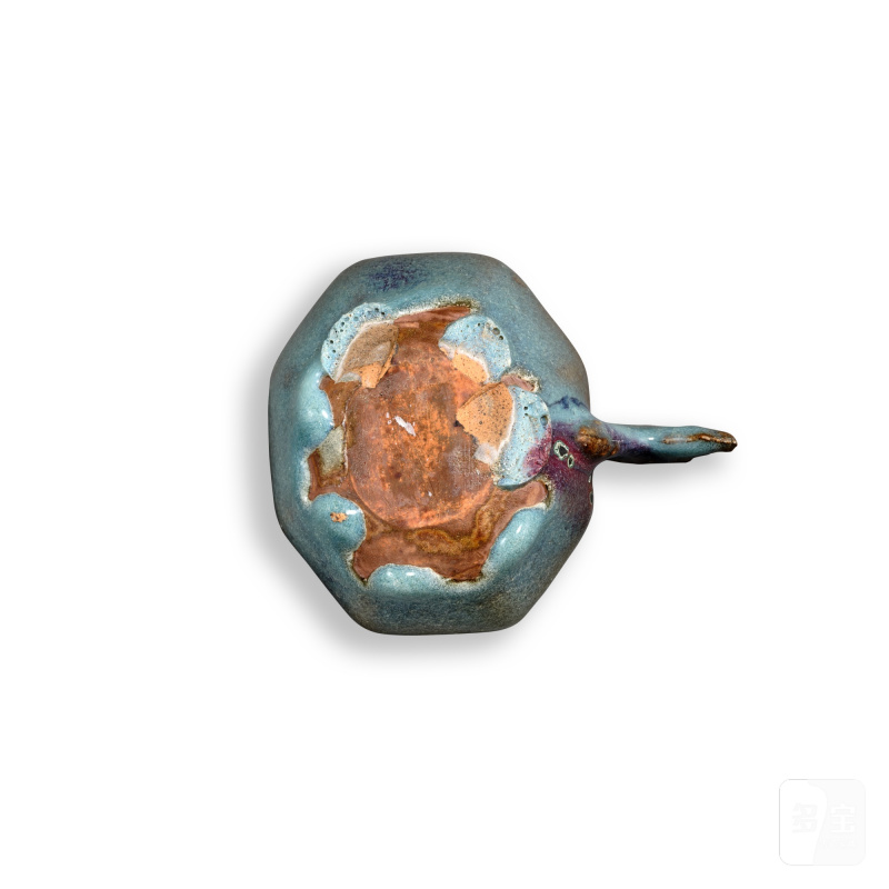 A small junyao purple-splashed blue-glazed octagonal dragon-handled cup, Jin - Yuan dynasty | 金至元 鈞窰天藍釉紫斑龍首八角盃 - 图3